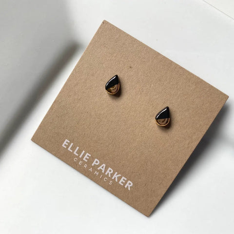 TEARDROP STUD EARRING