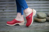 CLASSIC RED CLOGS WITH STRAP