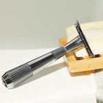 THE TWIG RAZOR